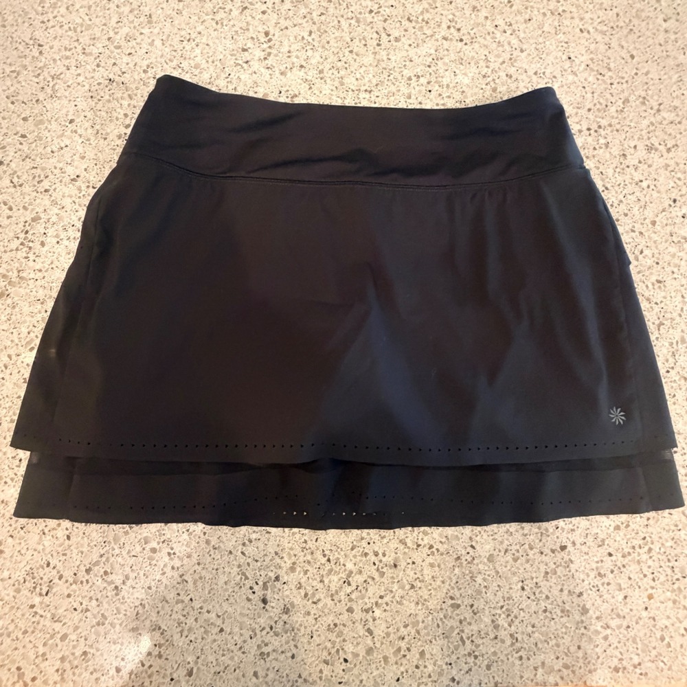 Athleta Skort Athletic Skirt Womens Medium Black Perforated Layered Minimalist